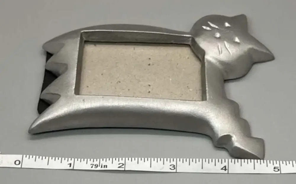 Vtg Furio Matte Silver Tone Abstract Cat Shaped Mini Picture Frame 2x3 Taiwan